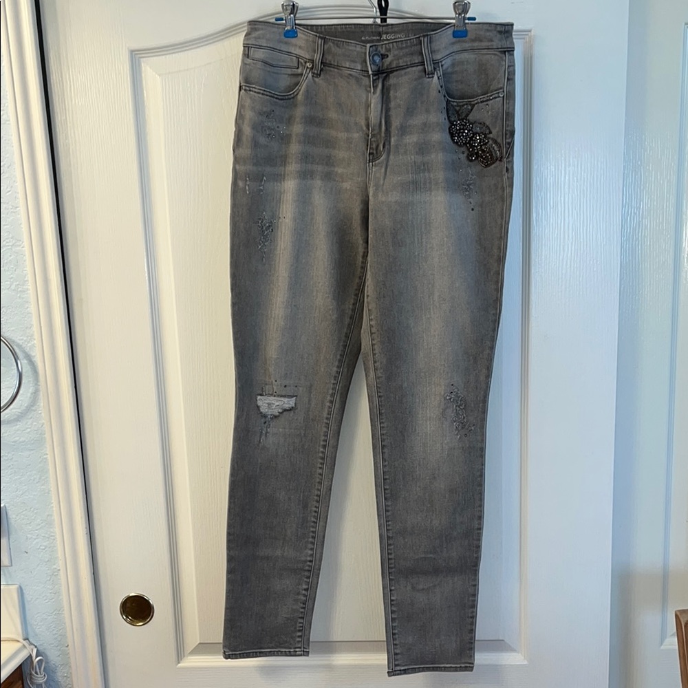 Light Gray Embroidered Chico’s Skinny Jeans. Soft feel. Stretch for comfort.